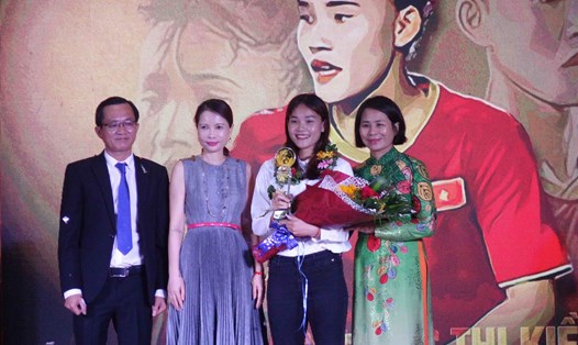 Trung vệ Chương Thị Kiều đoạt giải Fair Play 2019 rất xứng đáng. Ảnh: Nguyễn Đăng.