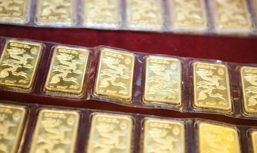 Giá vàng SJC hiện đắt hơn giá vàng thế giới quy đổi khoảng 750 nghìn đồng mỗi lượng. Ảnh: Hải Nguyễn