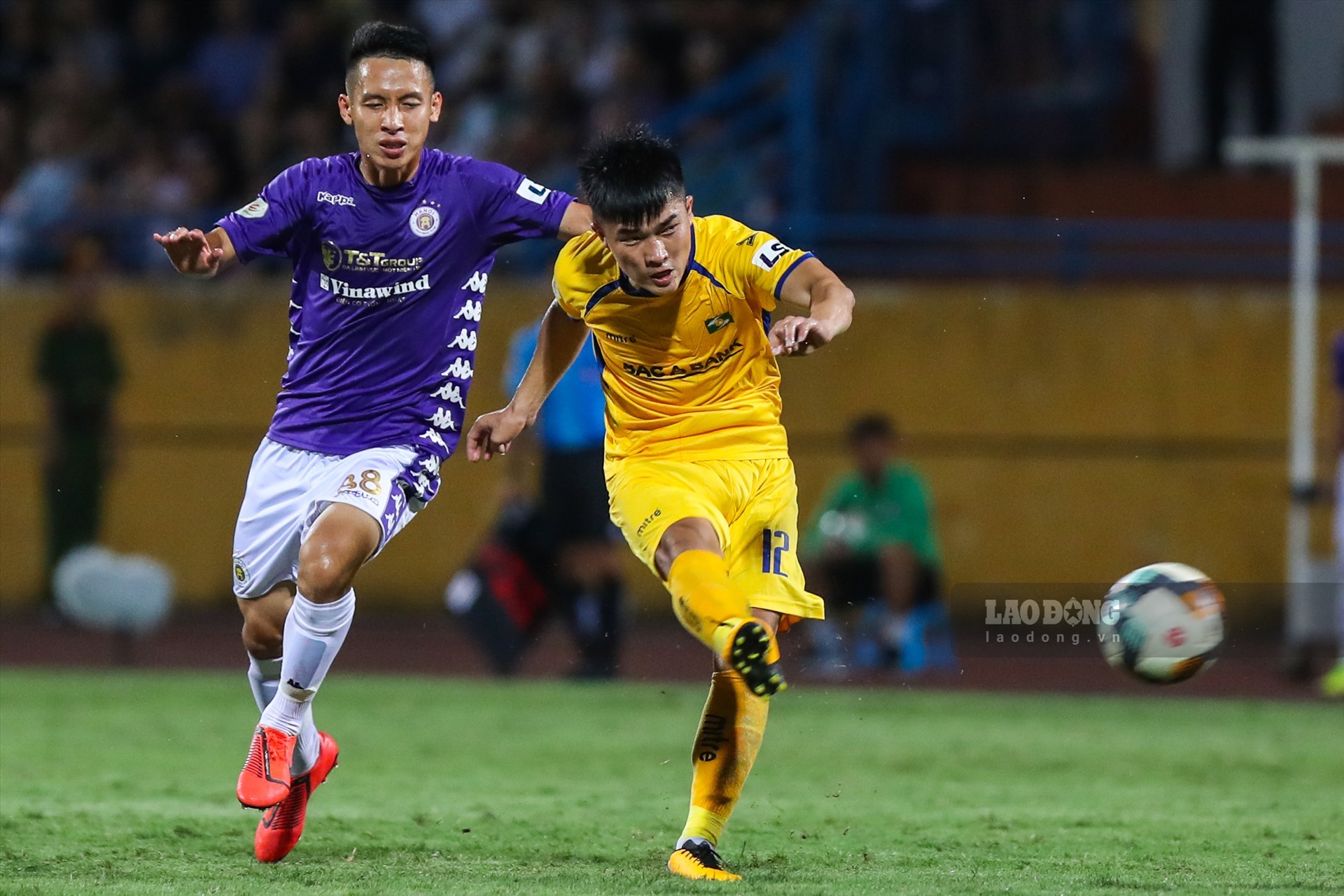 LS V.League 2020 với nhiều diễn biến bất ngờ. Ảnh: M.D