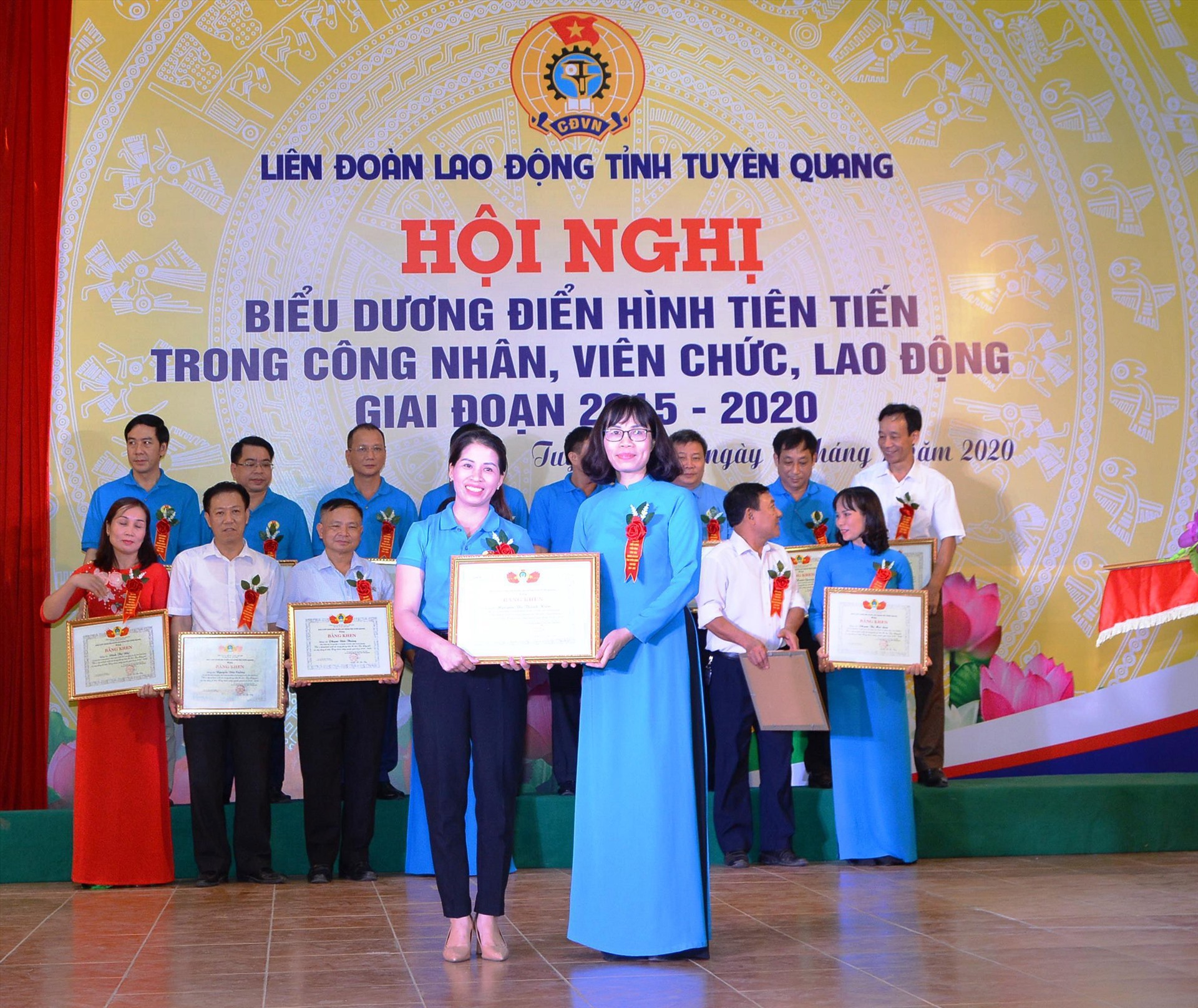 Biểu dương điển hình tiên tiến giai đoạn 2015-2020.