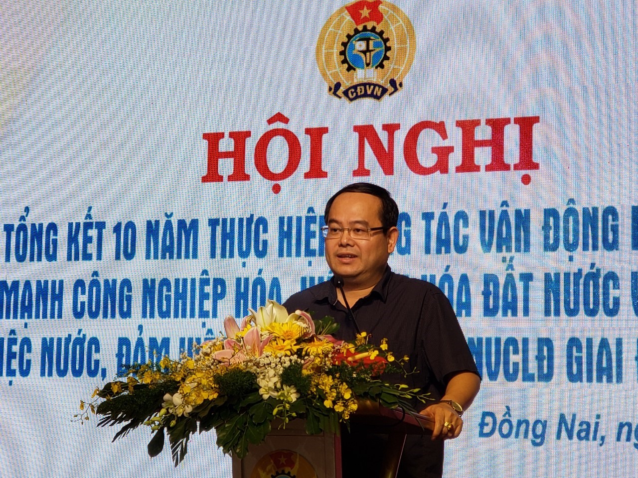Phó bí thư tỉnh uỷ Đồng Nai Quản Minh Cường phát biểu tại hội nghị. Ảnh: Hà Anh Chiến