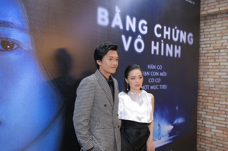 Quang Tuấn trong phim "Bằng chứng vô hình" khiến vợ Linh Phi ám ảnh