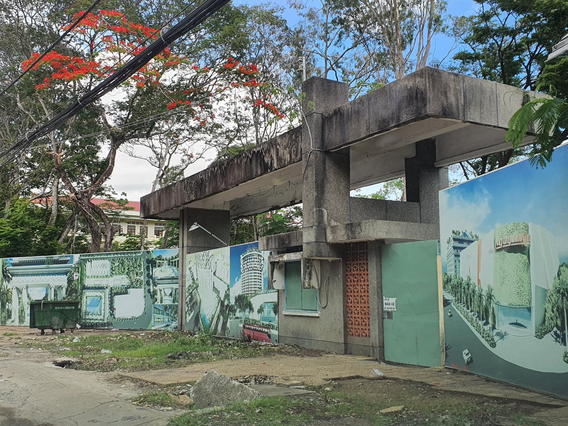 Khu đất dự kiến xây dựng hai khu phức hợp đã được giao cho nhà đầu tư 4 năm nay nhưng vẫn chư triển khai thực hiện (ảnh Nhật Hồ)