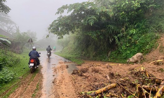 Mưa lớn gây sạt lở đất tại Lào Cai sáng 12.7. Ảnh: Ngọc Hà