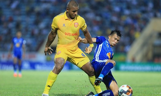 Nam Định có chiến thắng quan trọng tại vòng 9 LS V.League 2020. Ảnh: Đức Cường