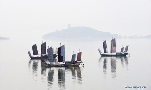 Thuyền trên hồ Thái Hồ ở Vô Tích, phía đông tỉnh Giang Tô, Trung Quốc tháng 4.2019. Ảnh: Tân Hoa Xã.
