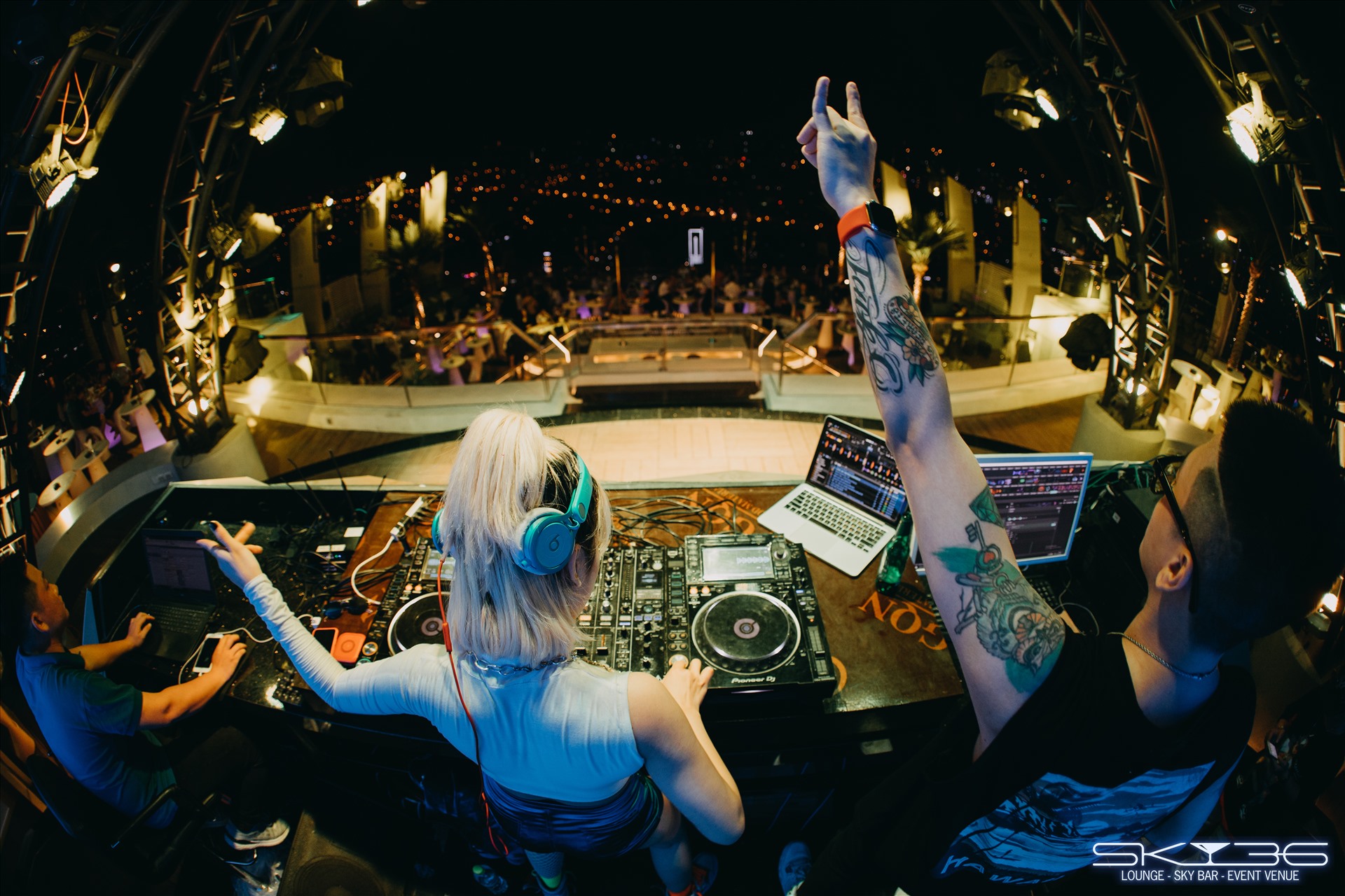 Sky36, quán bar ngoài trời đang thu hút du khách ở Đà Nẵng