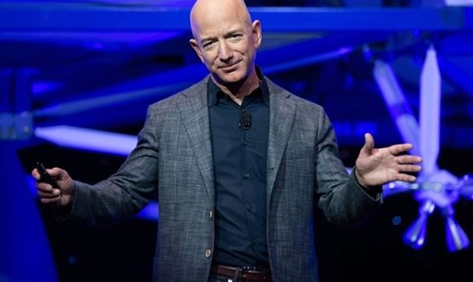 Tỉ phú Jeff Bezos. Ảnh: AFP