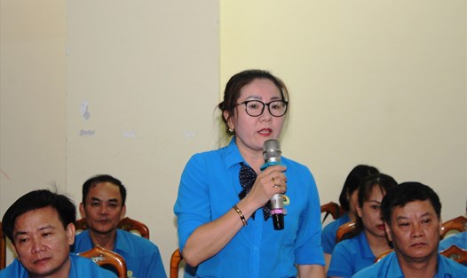 Đại diện LĐLĐ tỉnh Nghệ An phát biểu tại Hội nghị. Ảnh: Trần Tuấn.