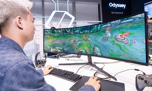 Màn hình gaming cong cao cấp Odyssey của Samsung vừa trình làng tại thị trường Việt Nam.