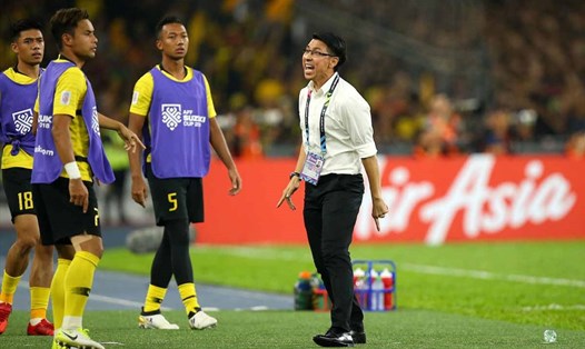 HLV tuyển Malaysia không thể vui khi đội nhà có quãng thời gian chuẩn bị ngắn ngủi khi vòng loại World Cup 2022 trở lại. Ảnh: AFF.