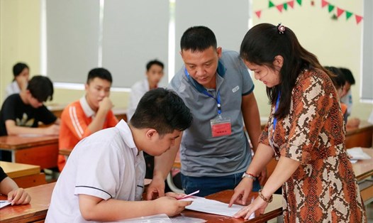 Thí sinh ở Hà Nội đã hoàn thành kỳ thi vào lớp 10 năm học 2020-2021. 
Ảnh: Hải Nguyễn