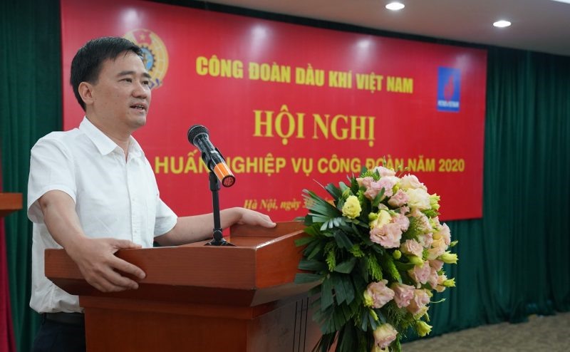 Phó Chủ tịch Công đoàn Dầu khí Việt Nam Vũ Anh Tuấn phát biểu khai mạc Hội nghị tập huấn nghiệp vụ công đoàn năm 2020. Ảnh: CĐ DKVN