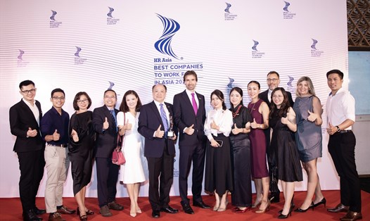 Đại diện nhân viên các phòng ban đến tham dự và tự hào khi HEINEKEN Viet Nam Nhận Giải thưởng Môi trường Làm Việc tốt nhất Châu Á lần thứ ba liên tiếp.