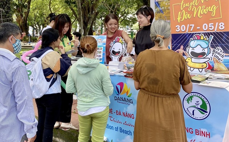 Đà Nẵng - Quảng Nam - Thừa Thiên Huế và Quảng Bình tham dự Ngày Hội Du lich TPHCM. Ảnh: Thuỳ Trang