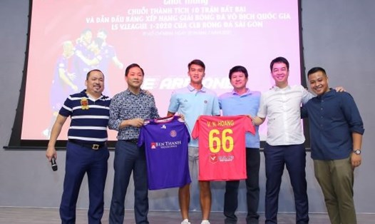 Tiền đạo Võ Nguyên Hoàng có chiều cao 1,82m, là chân sút chủ lực của U19 Việt Nam. Ảnh: SGFC.
