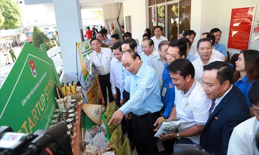 Thủ tướng Chính phủ Nguyễn Xuân Phúc tại Hội nghị "Thủ tướng đối thoại với nông dân" lần thứ 2 tổ chức tại Cần Thơ. Ảnh: Anh Thơ