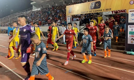 Lần gần nhất TP.HCM chạm trán Hà Nội ở V.League 2019 đã tạo nên một trận cầu mãn nhãn. Ảnh: VPF