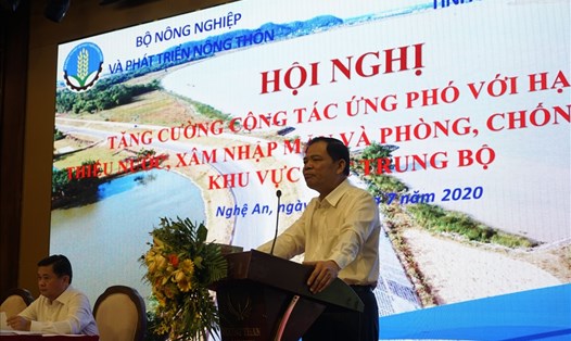 Bộ trưởng Nguyễn Xuân Cường phát biểu khai mạc Hội nghị ứng phó thiên tai khu vực Bắc Trung bộ. Ảnh: QĐ