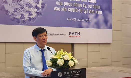 GS Nguyễn Thanh Long phát biểu tại hội thảo. Ảnh: BYT cung cấp