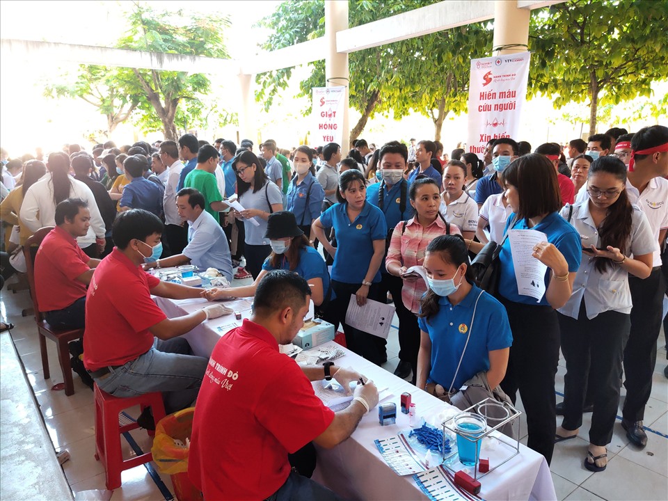 CNVCLĐ tỉnh Tây Ninh tham gia hiến máu nhân đạo.