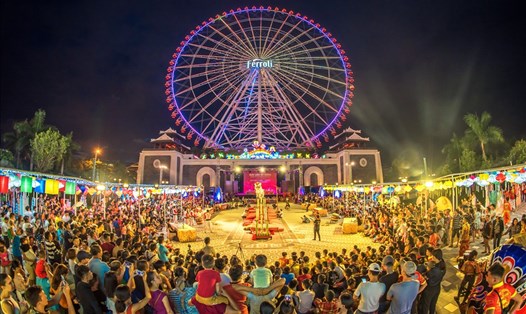 Hiện trung bình mỗi ngày Đà Nẵng có hơn 25.000 khách du lịch. Ảnh: Thanh Hải