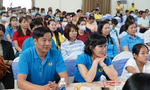 Cán bộ đoàn viên, người lao đông tham dự hội thảo. Ảnh: Dương Bình.