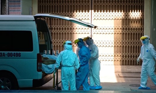Bệnh nhân dương tính với SARS-CoV-2 tại Đà Nẵng được thực hiện ECMO. Ảnh: Cao Văn