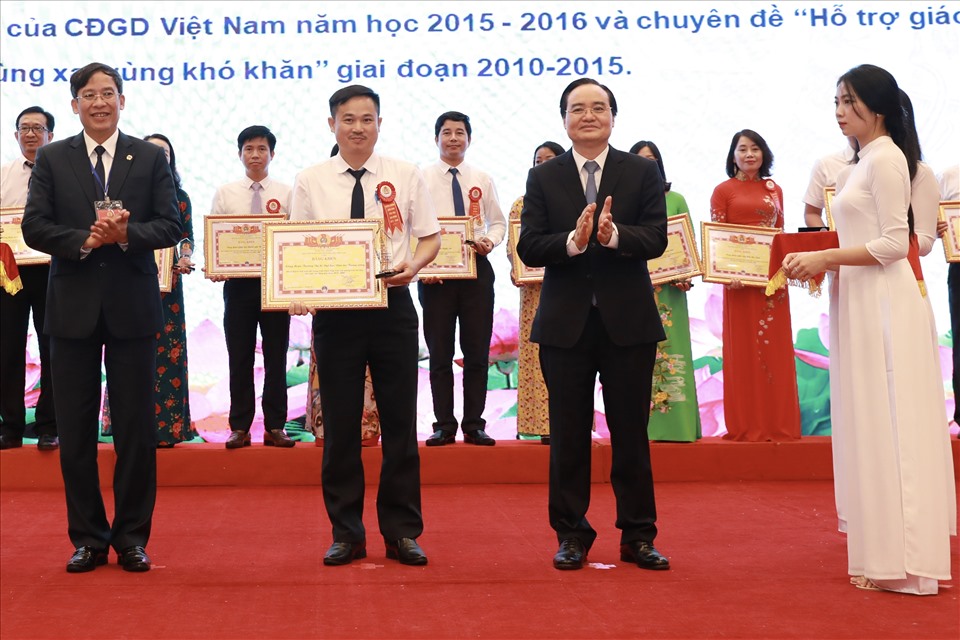 Công đoàn Giáo dục Việt Nam biểu dương các điển hình tiên tiến giai đoạn 2015-2020. Ảnh: Hải Nguyễn