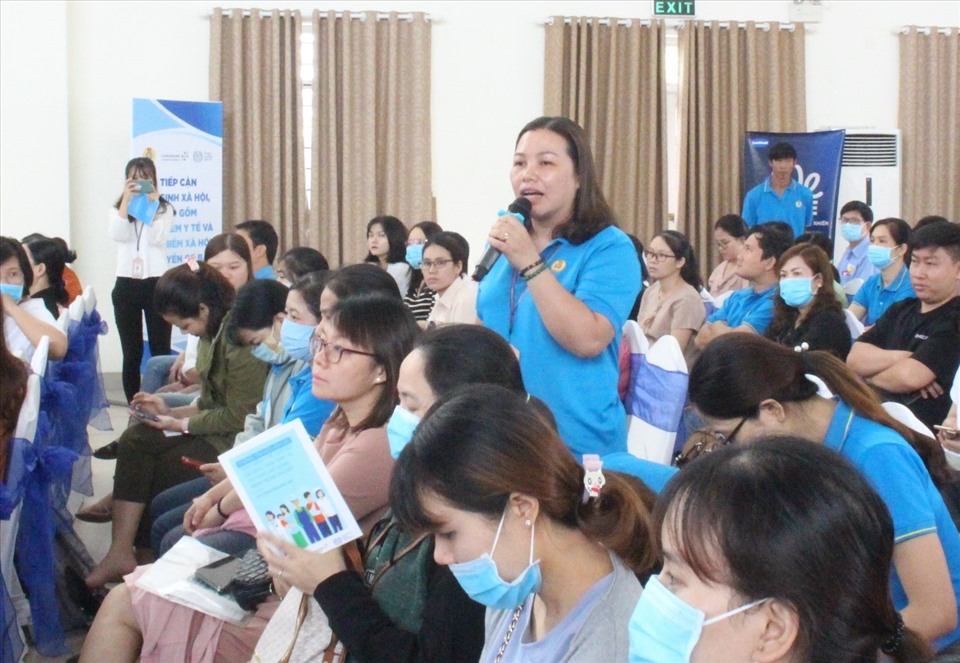 Công nhân Bình Dương tham dự diện đàn “Chế độ an sinh xã hội liên quan đến sức khỏe lao động nữ”. Ảnh: Dương Bình