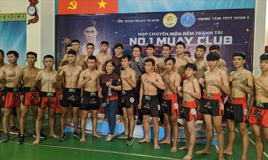 Võ sĩ Nguyễn Trần Duy Nhất cùng các VĐV tại giải đấu. Ảnh: Anh Tú