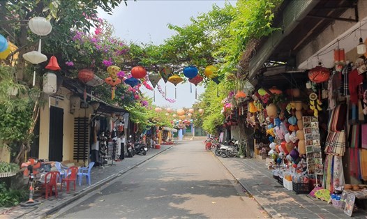 Huế vẫn đang đông khách và an toàn. Ảnh: Tường Minh