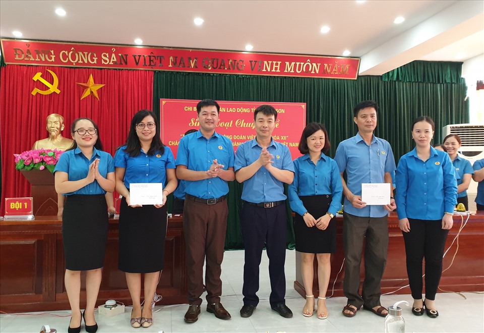 Sinh hoạt chuyên đề của Chi bộ LĐLĐ tỉnh Lạng Sơn.