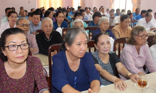 Cán bộ công đoàn tỉnh Tiền Giang qua các thời kỳ dự họp mặt kỷ niệm 91 năm Công đoàn VN. Ảnh: K.Q