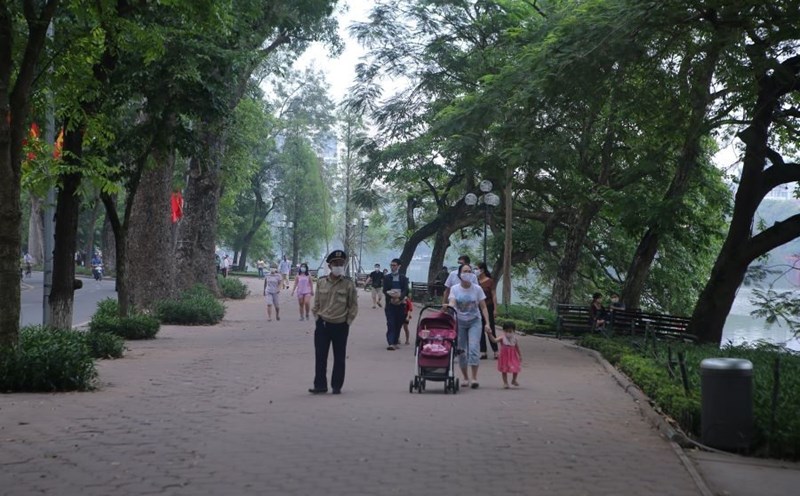 Hồ Hoàn Kiếm. Ảnh Lê Hoan