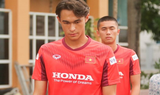 Cầu thủ Việt kiều Tiêu Exal trong màu áo U22 Việt Nam. Ảnh: Thanh Xuân