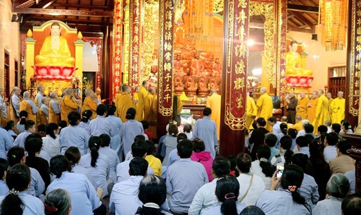 Trung ương Giáo hội đề nghị tạm dừng các nghi lễ Phật giáo tập trung đông người. Ảnh: Huân Cao