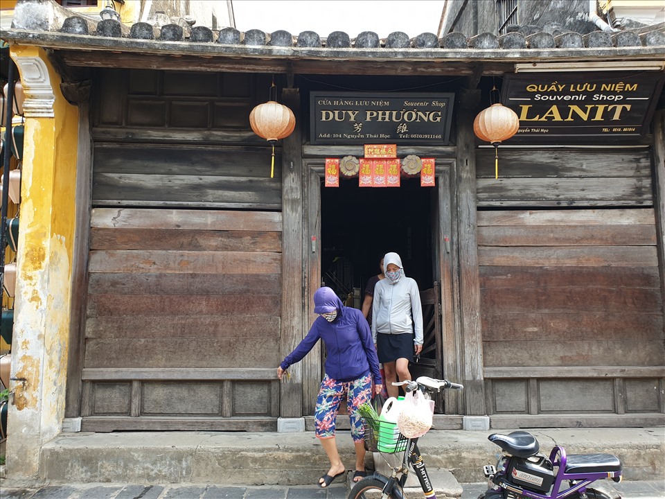 Phố cổ Hội An trước giờ thực hiện cách ly xã hội toàn thành phố. Ảnh: Thanh Chung