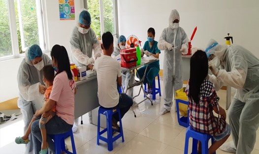 Người dân đến lấy mẫu xét nghiệm COVID-19 tại cơ sở y tế. 
Nguồn: Trung tâm Kiểm soát bệnh tật TPHCM