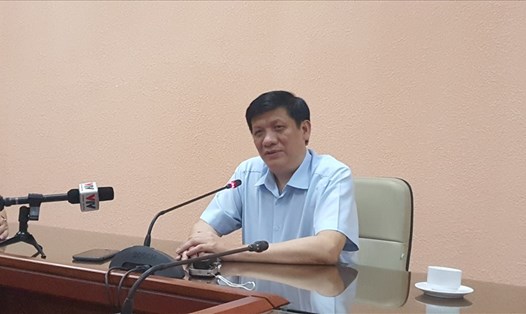 GS Nguyễn Thanh Long- Quyền Bộ trưởng Bộ Y tế trả lời báo chí. Ảnh: T.D