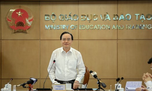 Bộ trưởng Phùng Xuân Nhạ chủ trì cuộc họp trực tuyến về việc chuẩn bị tổ chức kỳ thi tốt nghiệp THPT năm 2020 với 63 địa phương