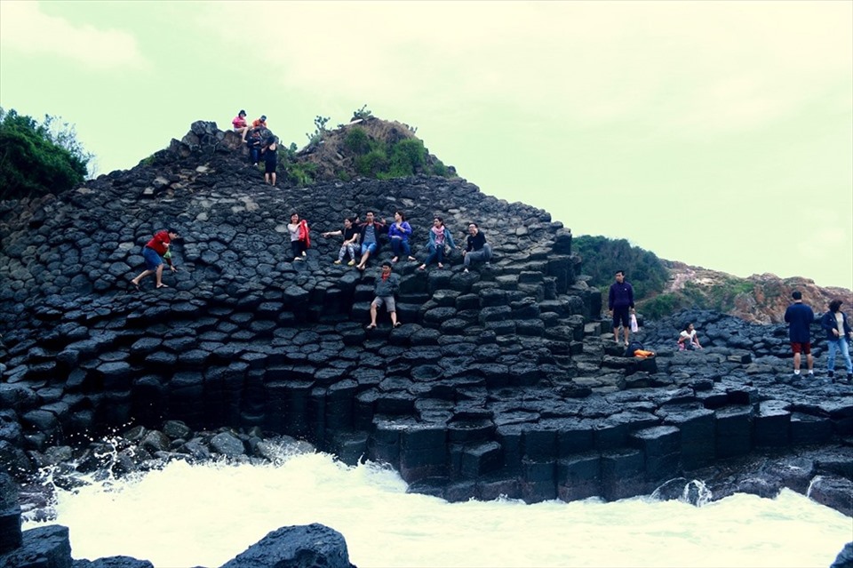 Du lịch Phú Yên để lại nhiều ấn tượng cho du khách. Ảnh: Văn Hào