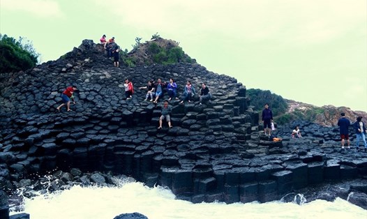 Du lịch Phú Yên để lại nhiều ấn tượng cho du khách. Ảnh: Văn Hào