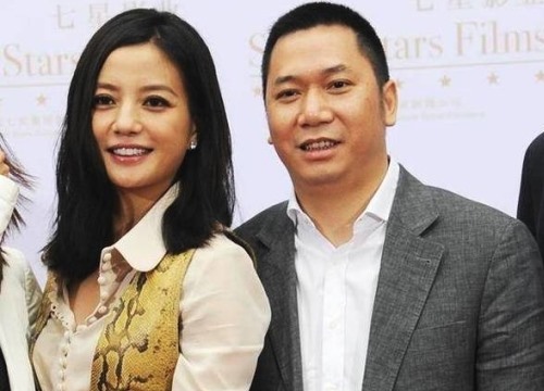 Truyền thông Trung Quốc đưa tin cặp đôi đang rạn nứt hôn nhân. Ảnh: Chụp màn hình