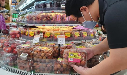 Vải tươi Việt Nam được bày bán tại nhiều siêu thị trên thế giới. Ảnh: Minh Khuyên