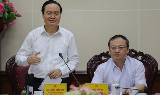Bộ trưởng Phùng Xuân Nhạ phát biểu tại buổi làm việc với Ban Chỉ đạo thi tốt nghiệp THPT năm 2020 tỉnh Hưng Yên. Ảnh: Bộ GDĐT