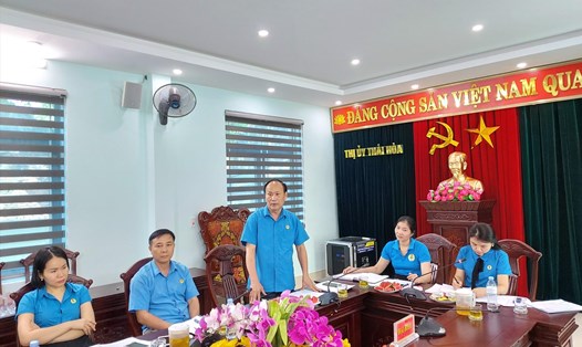 Đồng chí Nguyễn Tử Phương – Chủ tịch LĐLĐ tỉnh Nghệ An phát biểu tại hội nghị giao ban sơ kết. Ảnh: Thùy Linh