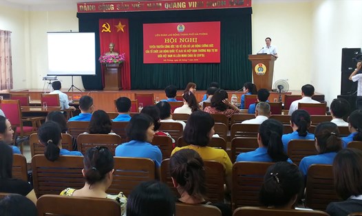 Gần 300 cán bộ công đoàn dự hội nghị tuyên truyền Công ước 105 của ILO, Hiệp định thương mại tư do Việt Nam - Liên minh châu Âu  EVFTA. Ảnh Mai Dung