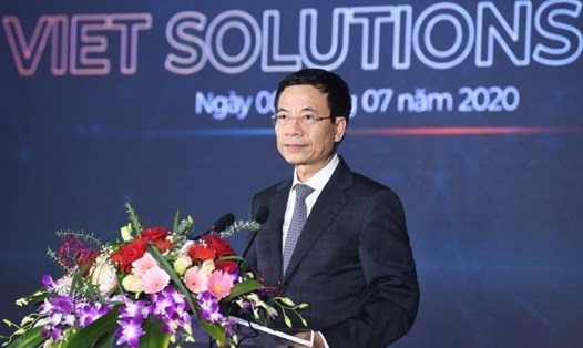 Bộ trưởng Bộ TTTT Nguyễn Mạnh Hùng phát biểu tại lễ phát động cuộc thi Viet Solution 2020.