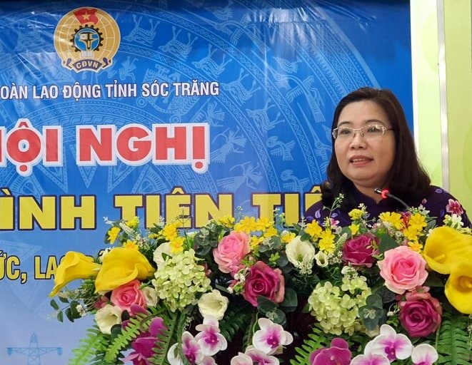 Bà Hồ Thị Cẩm Đào, Trưởng Ban dân vận Tỉnh ủy Sóc Trăng phát biểu tại hội nghị.Ảnh: Nhật Hồ